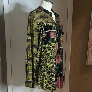 Women’s button up blouse camouflage animal print front pockets by Adore nwt